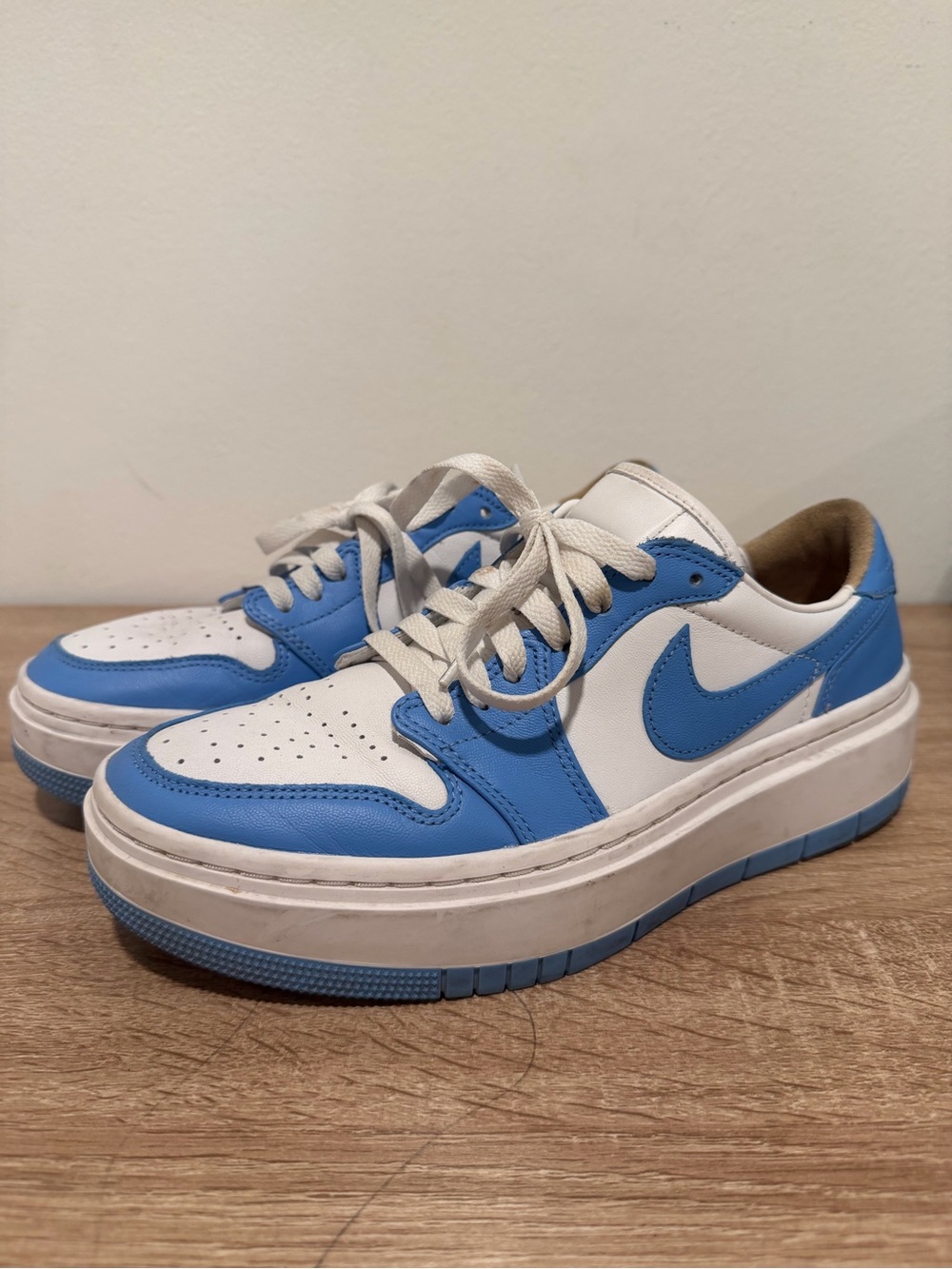 Nike Men’s Low-Top Sneakers in White and Light Blue - Limited Edition